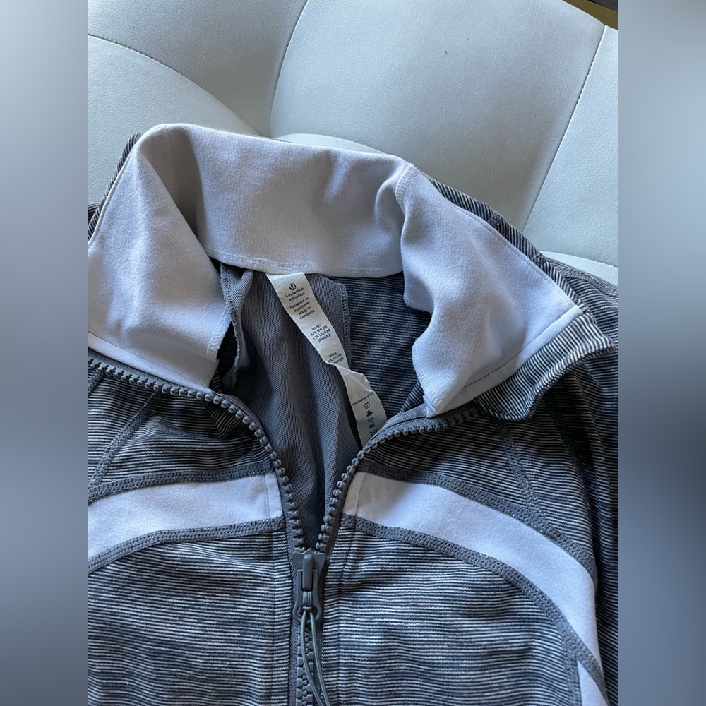 Lululemon jacket - Picture 2 of 5